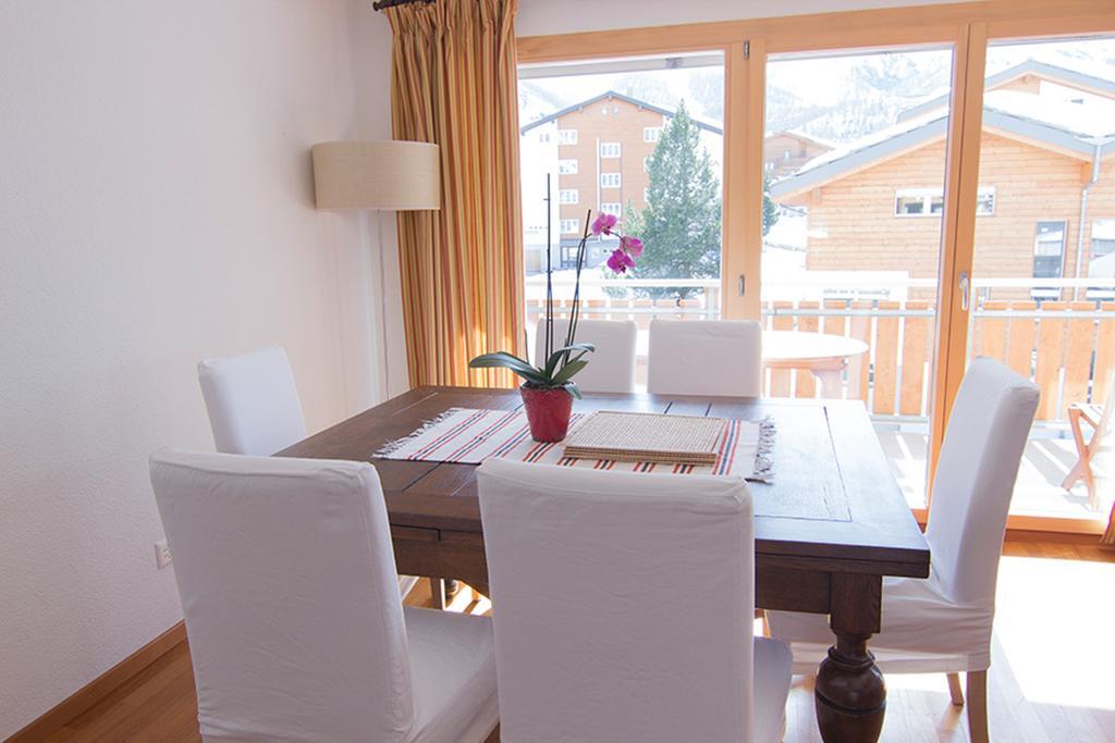 Chalet Haus Perla サース フェー 部屋 写真